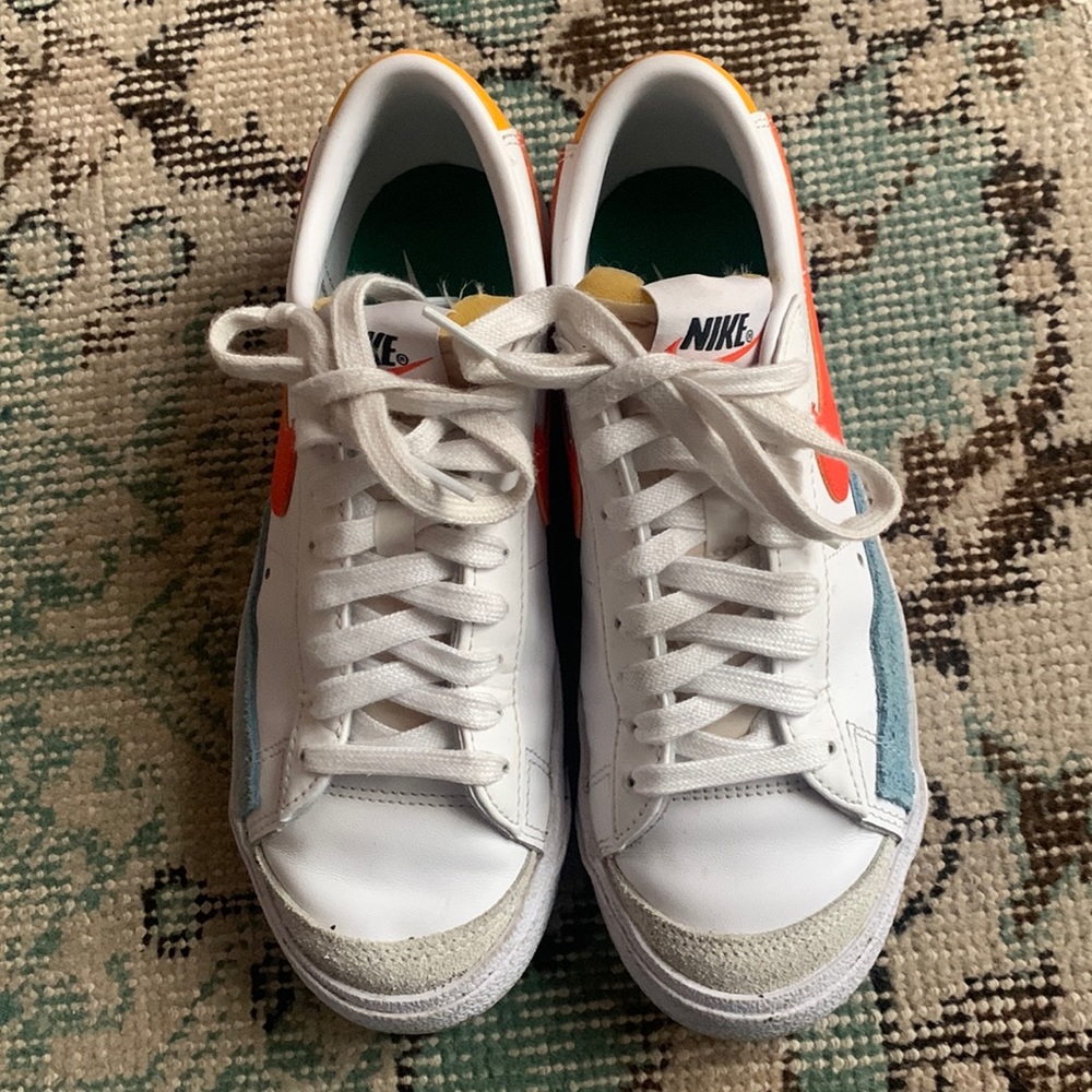 Nike Women’s Blazer 77 Low Top Retro Shoes